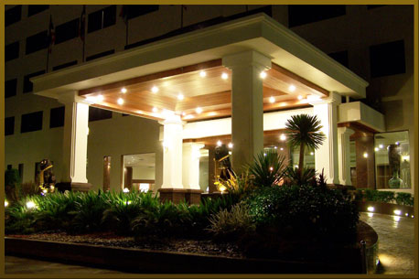 Enter Sri u-thong Grand Hotel